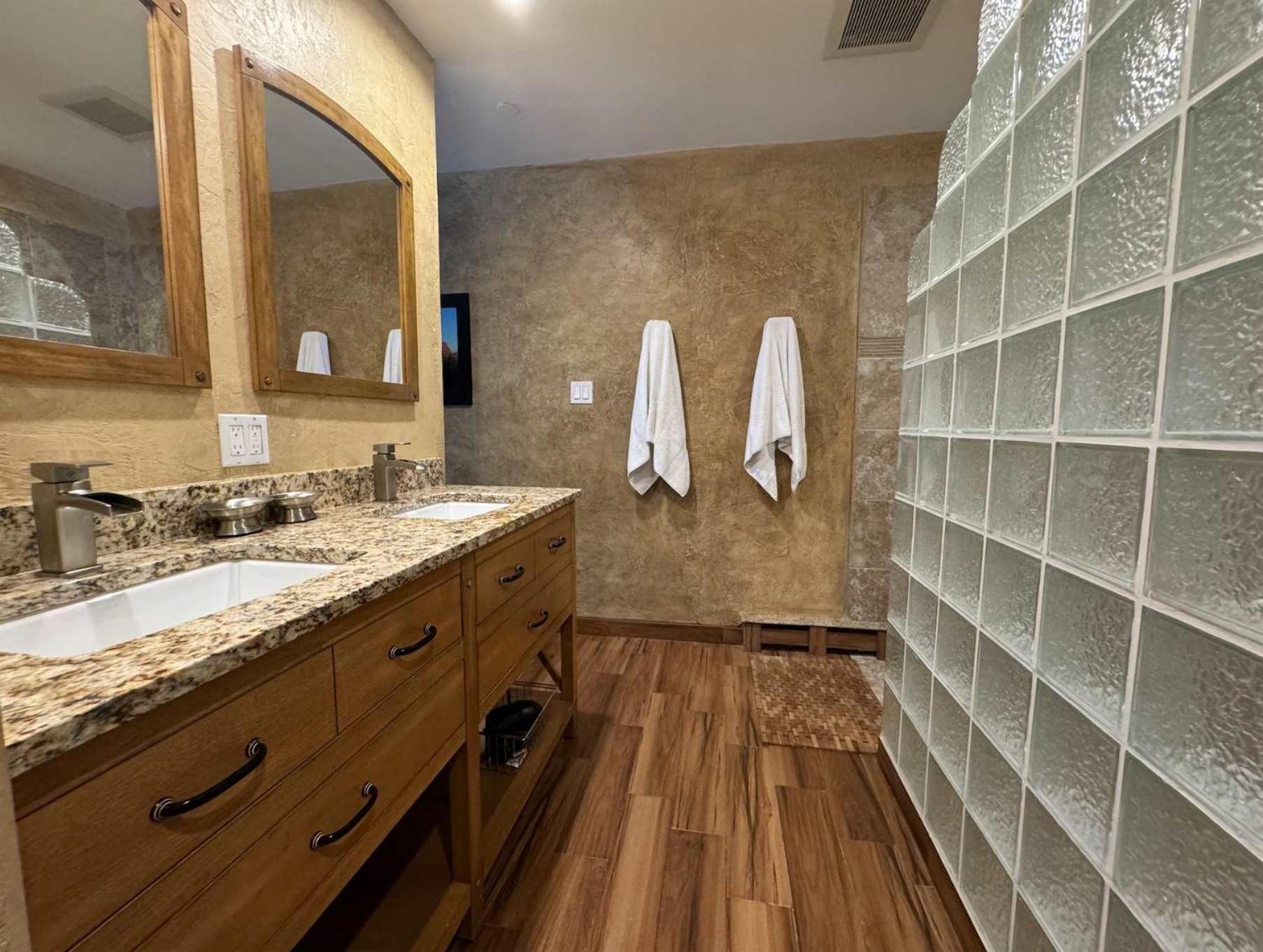 Best Location In The Heart Of Lions Head, Ski Lockers, Jacuzzi And Pool Vail Exterior photo